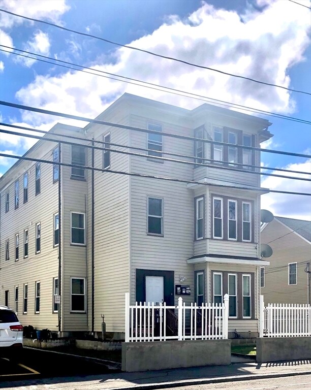 90 Forest Ave Apartment Unit 3 Brockton, MA