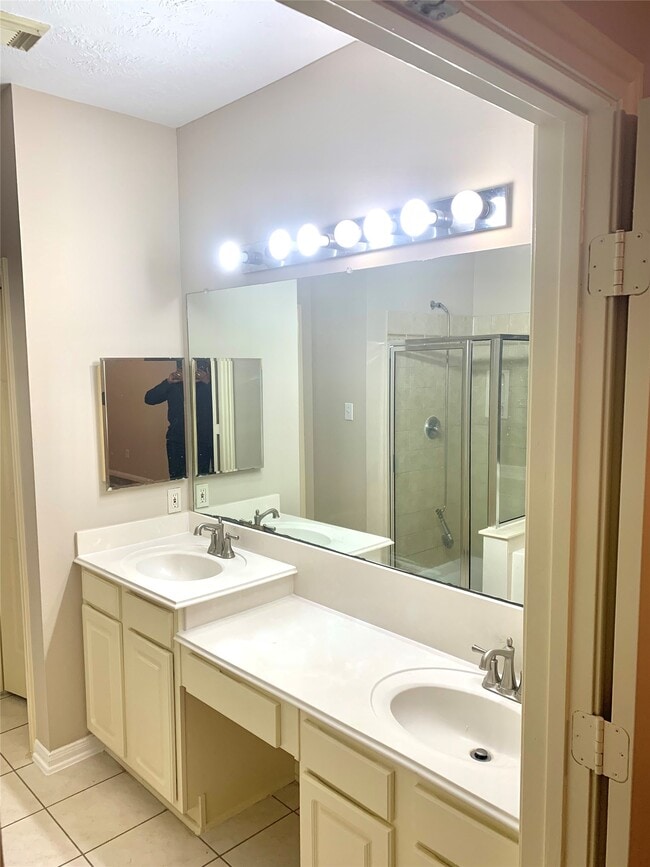 Building Photo - 14819 Horse Creek Ln