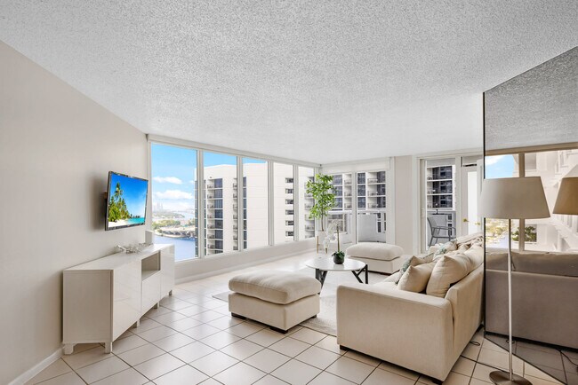 Photo - 1717 N Bayshore Dr Unit ID1054125P