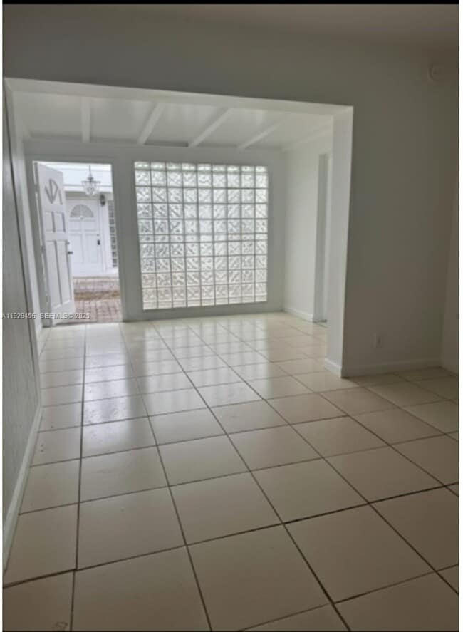 Photo - 1820 Funston St Unidad A