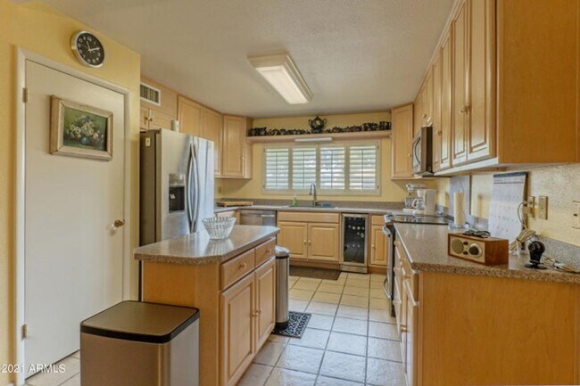Amazing 4 Bedroom Townhome - Amazing 4 Bedroom Townhome