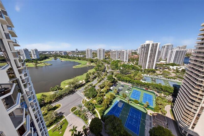 Photo - 20185 E Country Club Dr Unidad 2409