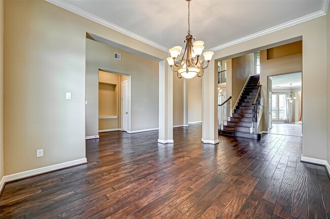 Photo - 2914 Cotswold Lane