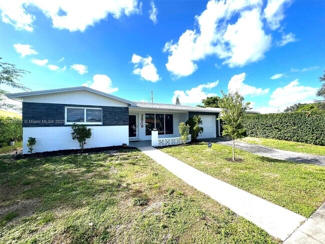 Photo - 2010 N 31st Ct