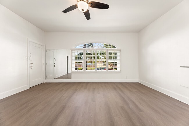 Photo - 6250 S Van Ness Ave