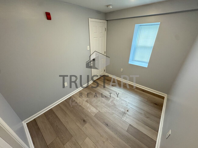 5448 Springfield Ave Unit 1R