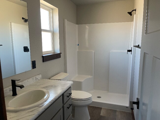 Photo - 127 One Wy Lp