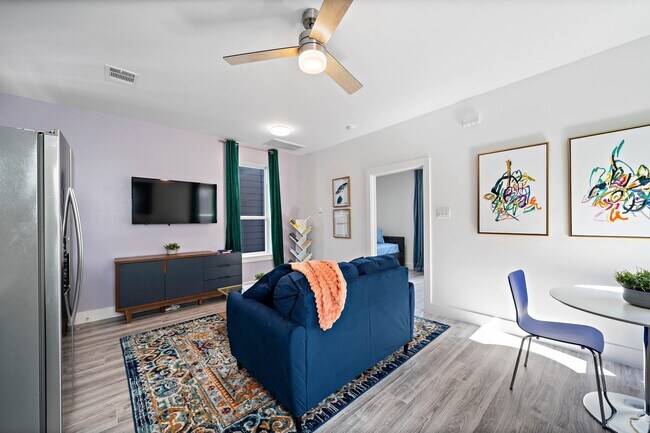 Photo - 207 E 38th St Unidad B