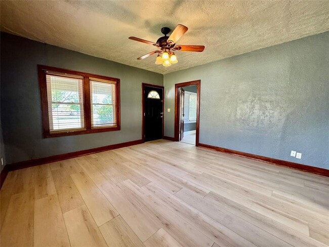 Photo - 609 N Caddo St