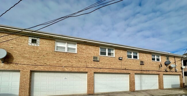 Building Photo - 7845 W Lawrence Ave Unit 11