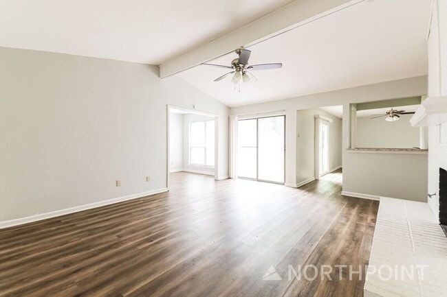Photo - 1706 St James Dr