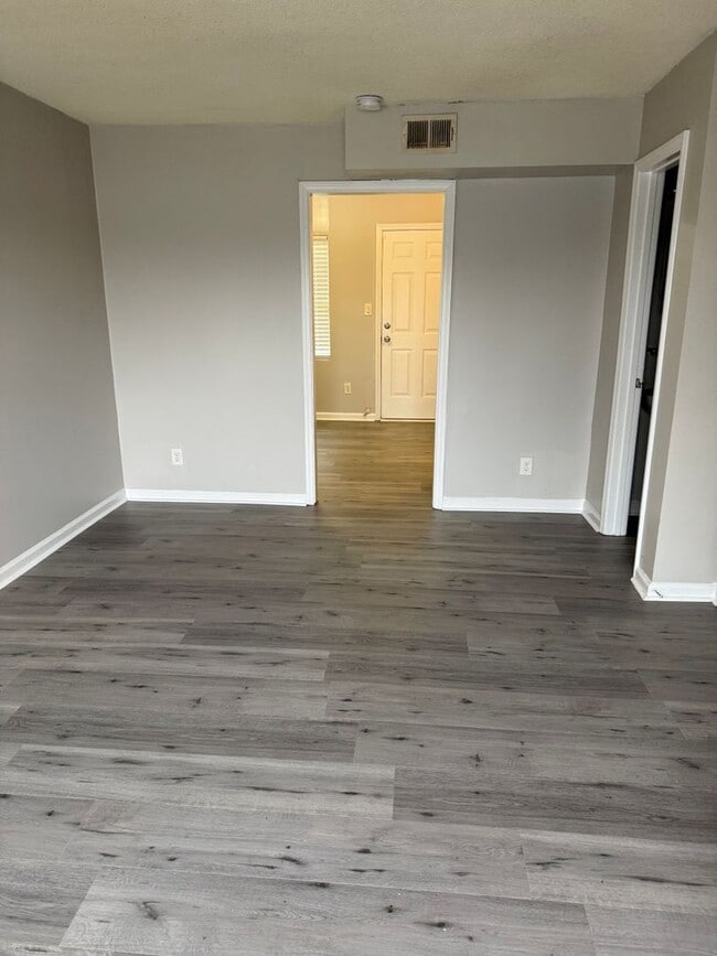 Photo - 2 bedroom 1.5 bathroom townhouse