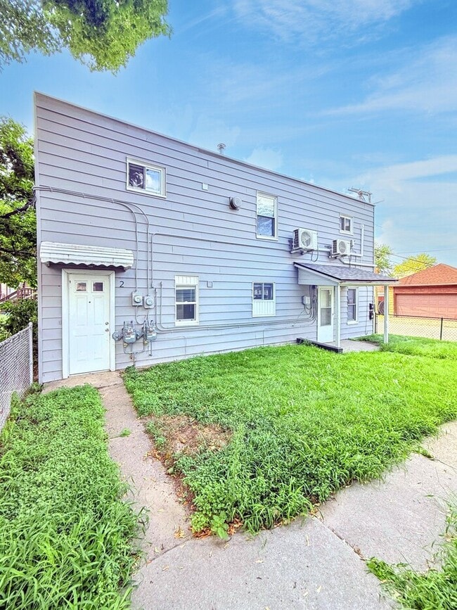 Building Photo - 68 E James St Unit 4 Rental