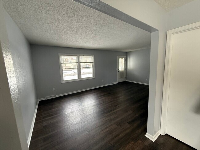 Photo - 6755 Woodlake Dr