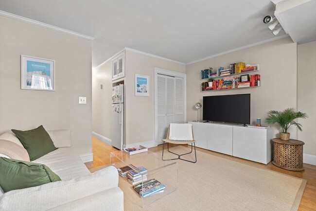 Photo - 15 Dartmouth St Unit A