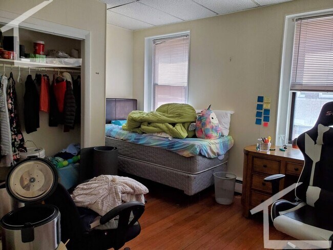 Photo - Great 2 Bed Close to BU and Green Line!