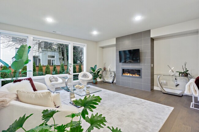 Photo - 2821 Garden Ave N