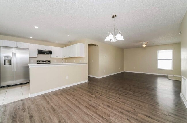 Photo - 2408 Ruddenstone Way