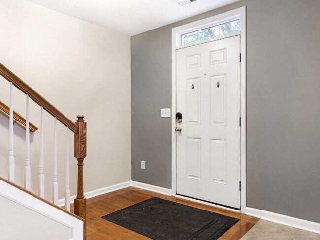 Photo - Third Ward Stunner-Uptown Location!