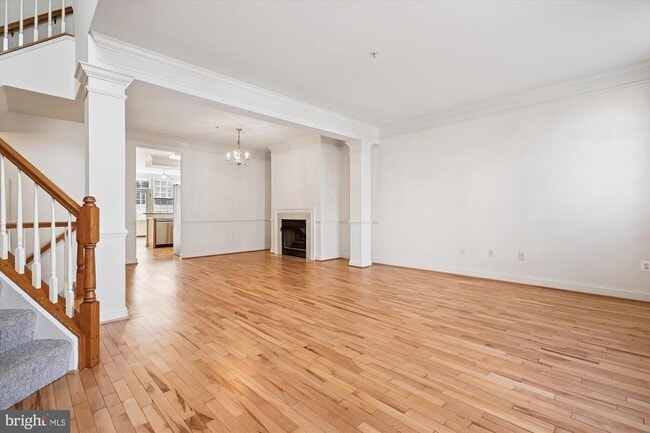 Photo - 502 Lawson Way