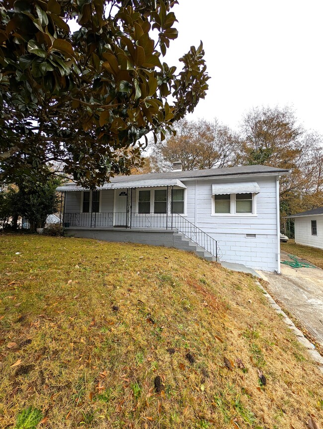 Building Photo - 231 Dahlia Ave NW Rental