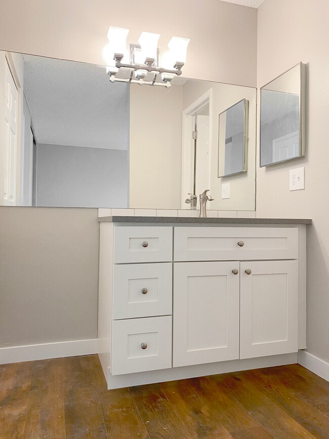 Photo - 2225 S Jasmine St Unit 313