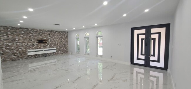 Building Photo - 10950 NW 33rd St