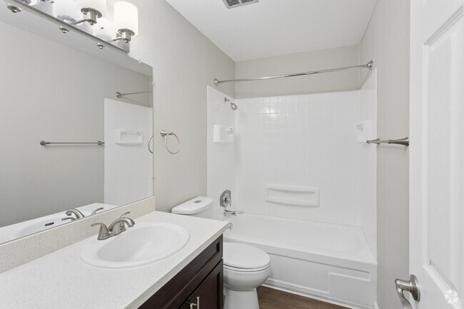 1BR, 1BA - 683SF - Bathroom