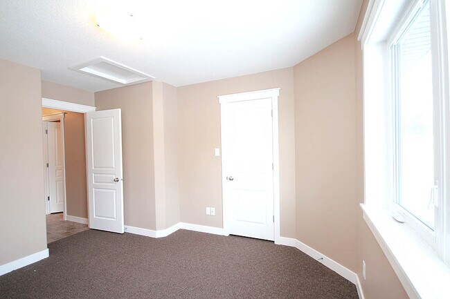 Photo - 441 Halifax St