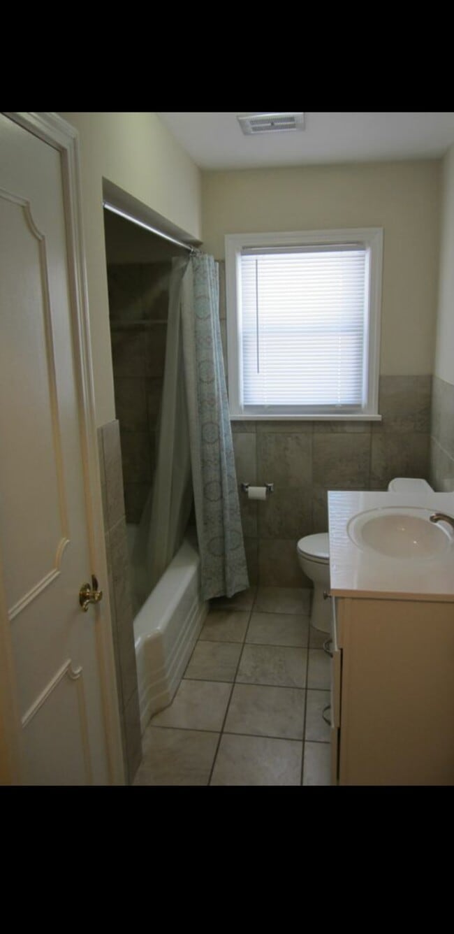 Photo - 2824 Wise Ave NW