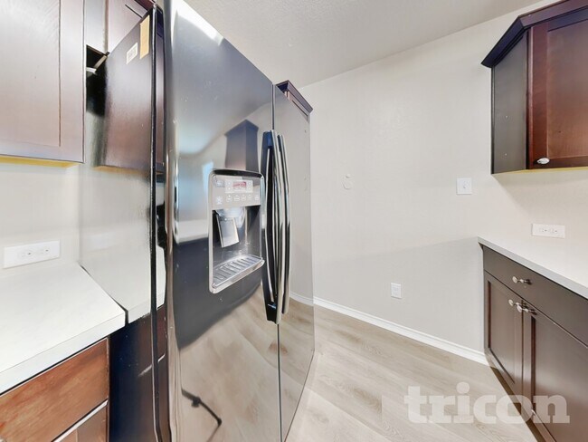 Photo - 9720 Marbach Brk