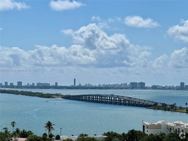 Building Photo - 4250 Biscayne Blvd Unit 1618 Rental