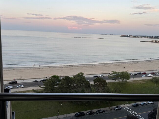 Photo - 382 Ocean Ave Unidad 1401 Rental