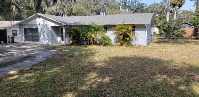 Building Photo - 3 bed, 2 bath 1 car garage Rental