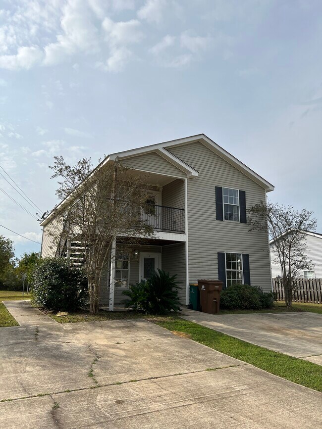 Photo - 15055 Janus Rd Apartments Unit B