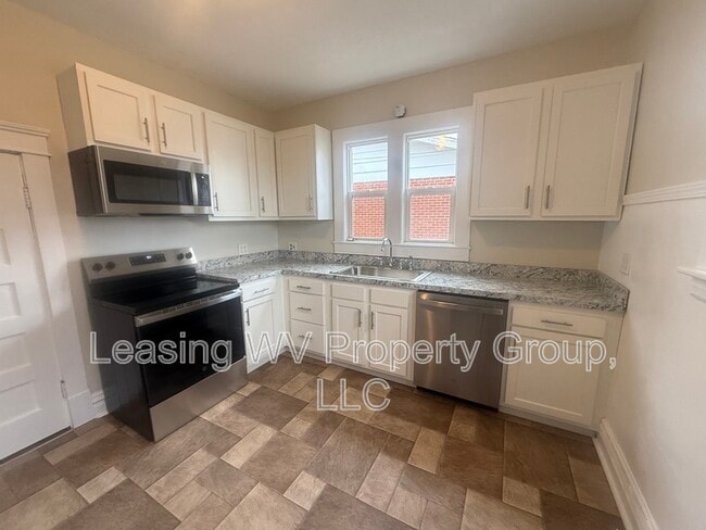 Building Photo - 2914 Virginia Ave