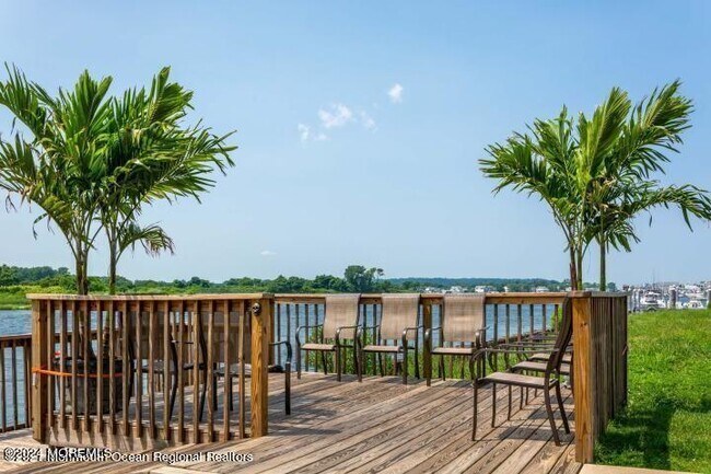 1382 Ocean Ave Unit A10  