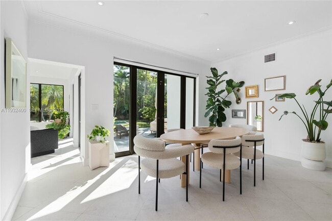 Photo - 2489 Meridian Ave