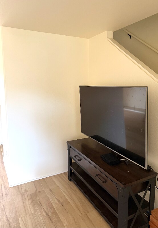 Photo - 647 Meakanu Ln