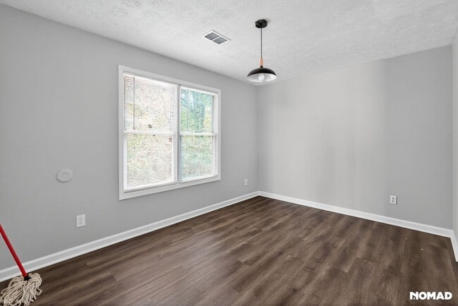 Photo - 5508 Windwood Rd