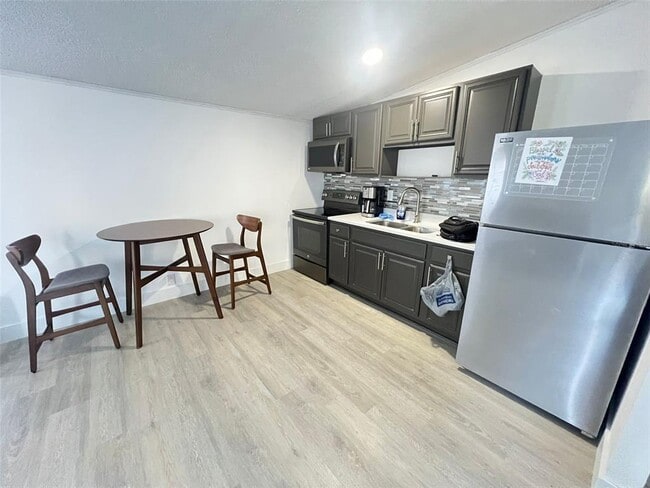 Photo - 9626 3rd Ave