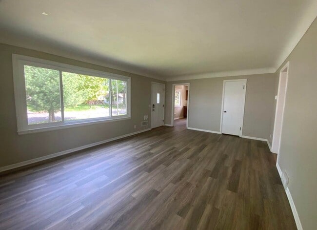 Photo - 7229 Harriet Ave