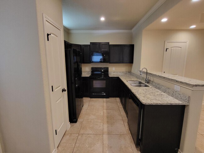 6930 Lakeview Dr.