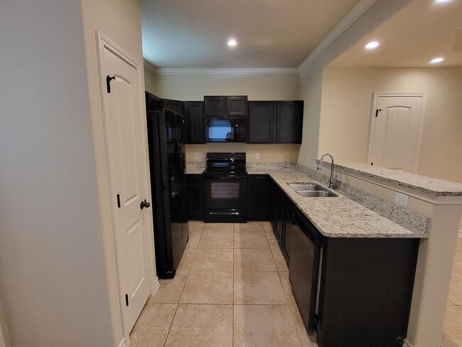 Photo - 6930 Lakeview Dr.