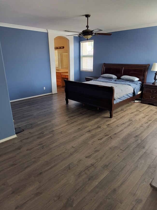 Photo - 6288 Susana St Unidad MasterBedroom