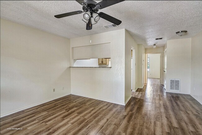 Photo - Vineyard Apartments