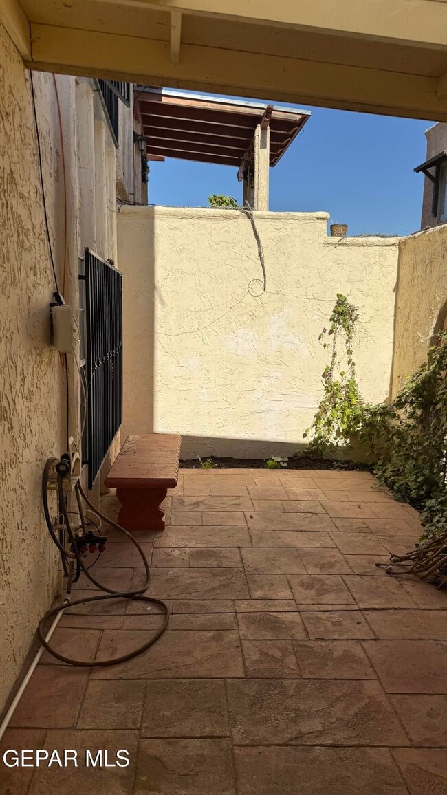 Photo - 10613 Springwood Dr