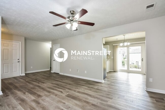 Photo - 3 Bedroom Pet-Friendly Home in Stone Mountain, GA with Main Street Renewal