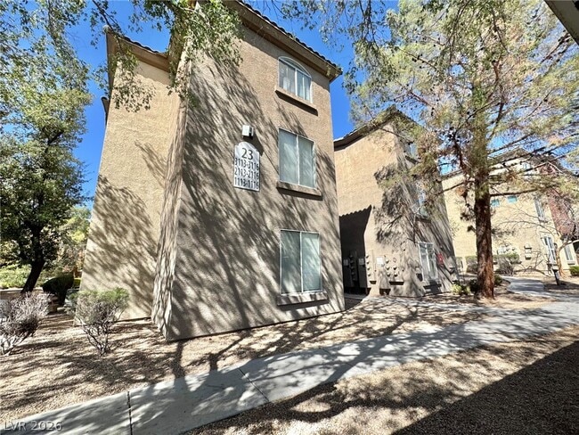 Building Photo - 4400 S Jones Blvd Unit 2115