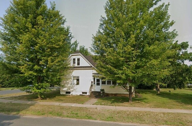 Building Photo - 201 N Summit St Unit Upstairs 1 BR